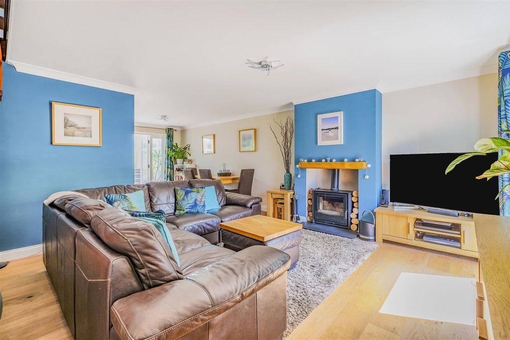Property photo 3 of 16 Sitting Room