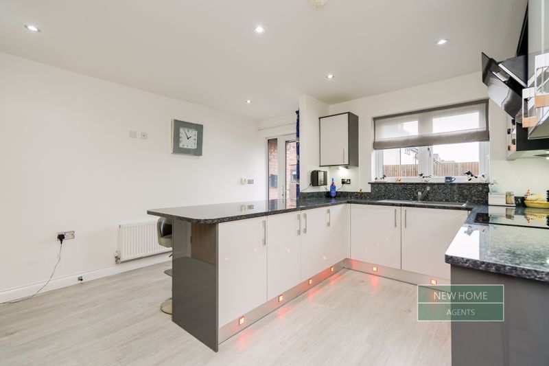 Property photo 3 of 34 Photo 5