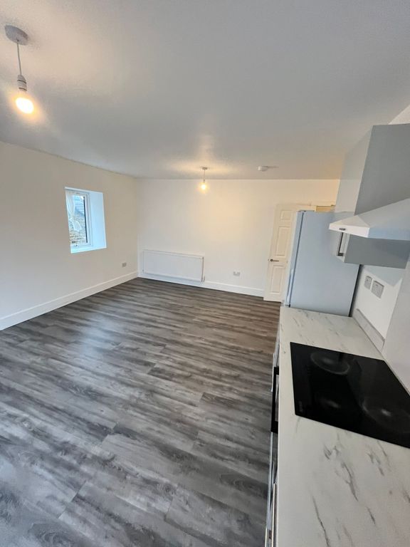 Property photo 2 of 26