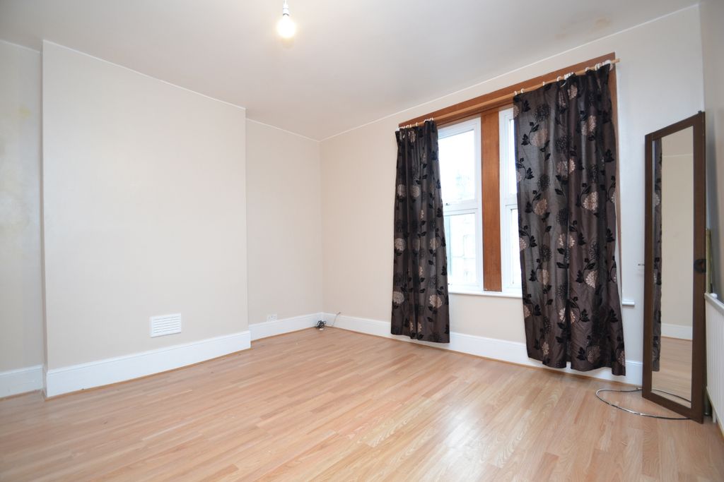 Property photo 2 of 8 Reception Room (1)