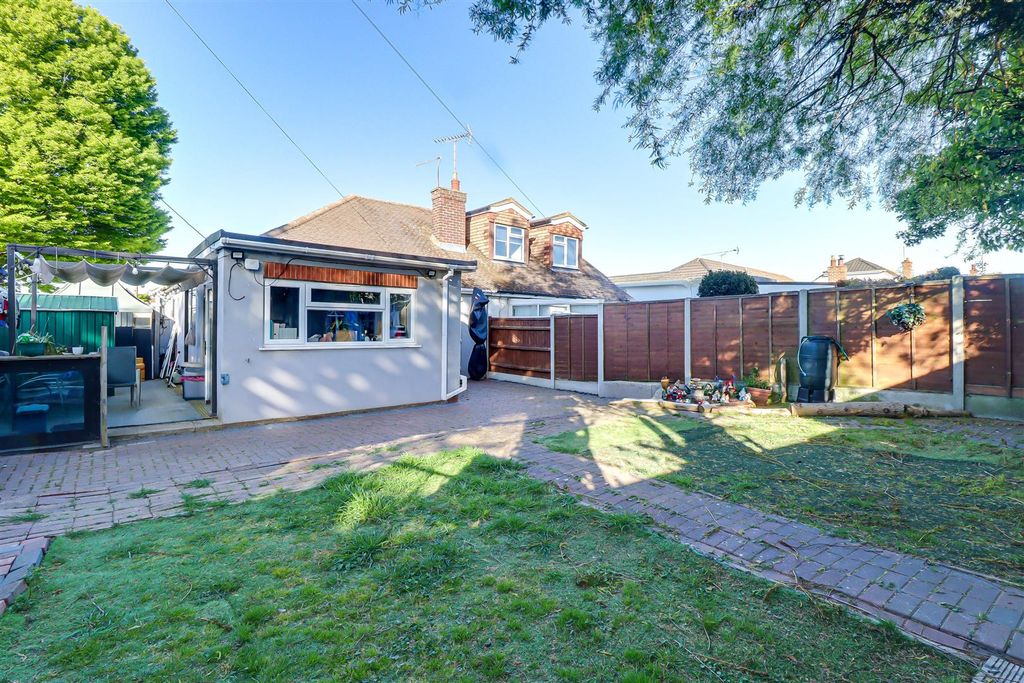 Property photo 2 of 20