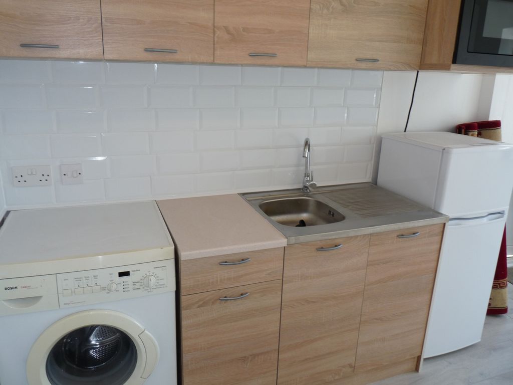 Property photo 2 of 3 Kitchen