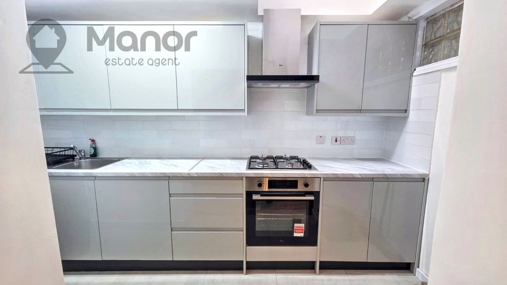 Property photo 2 of 13 Whatsapp Image 2026-01-06 At 15.33.37 (1)