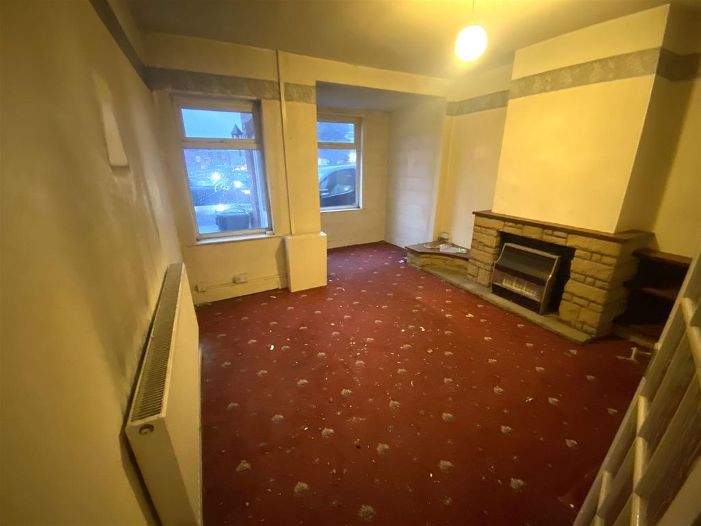 Property photo 2 of 9 Lounge