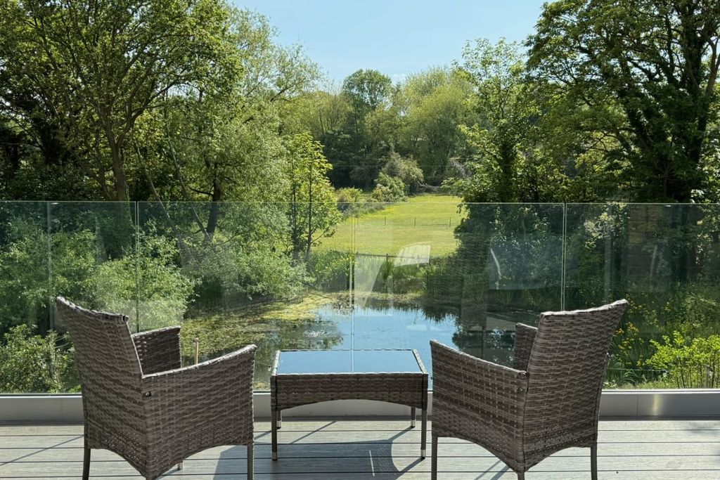 Property photo 2 of 26