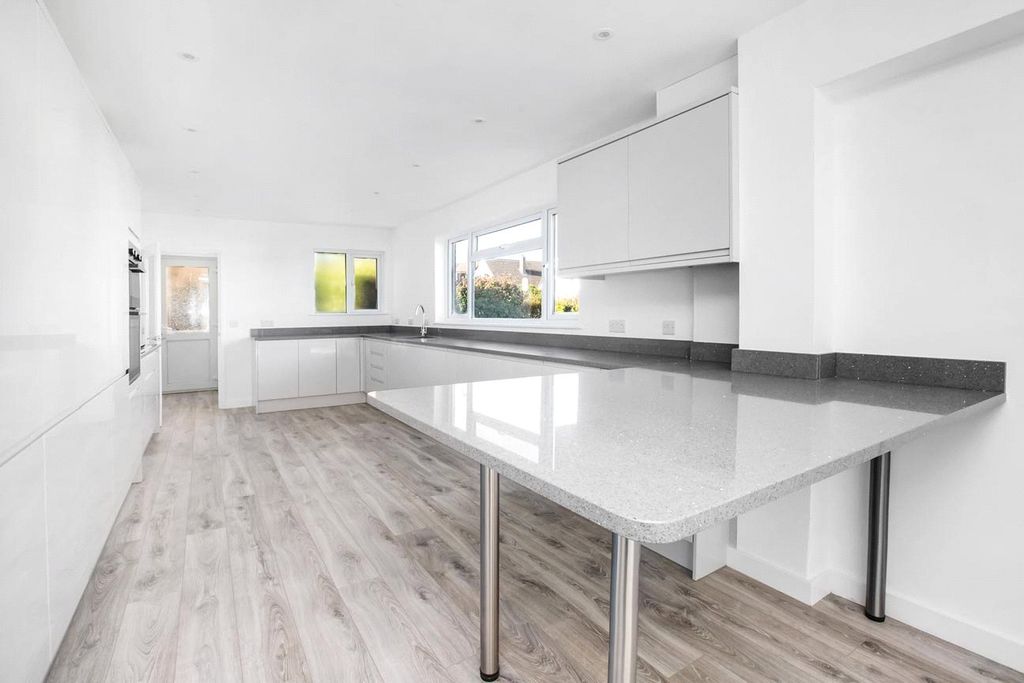 Property photo 2 of 12 Kitchen/Dining Room