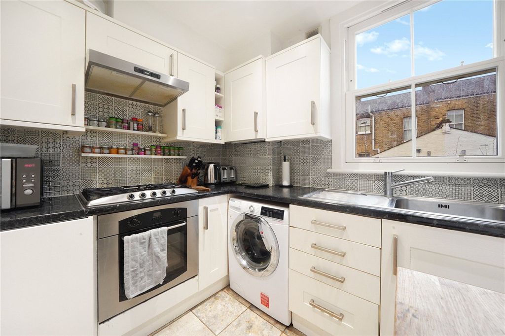 Property photo 3 of 15 Picture No. 11