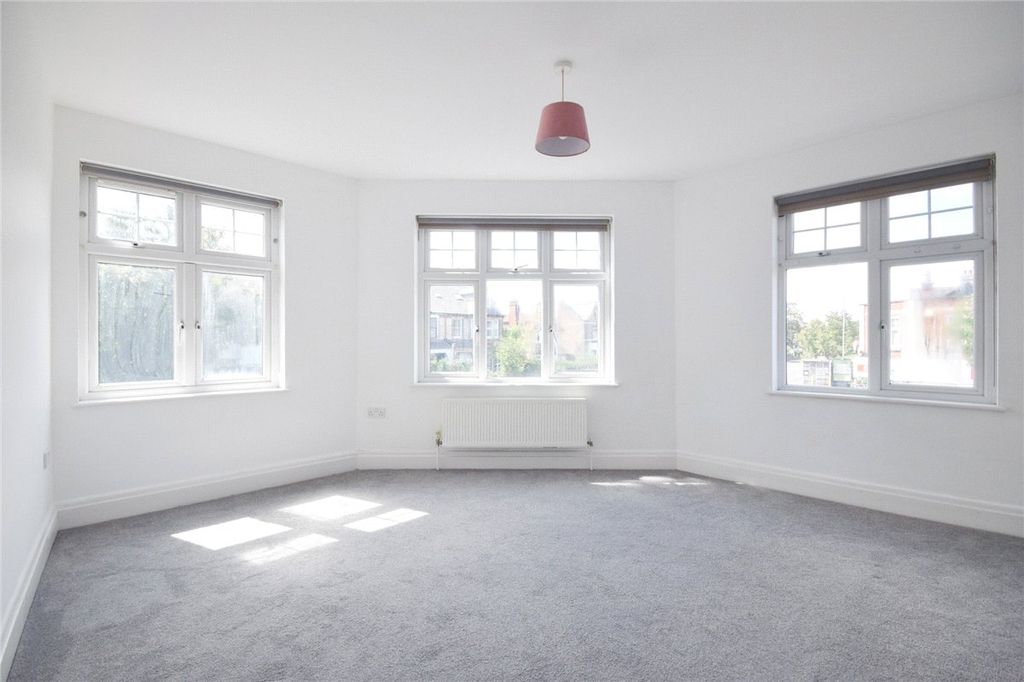 Property photo 3 of 8 Picture No. 27