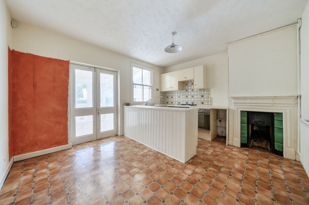 Property photo 3 of 16 Kitchen
