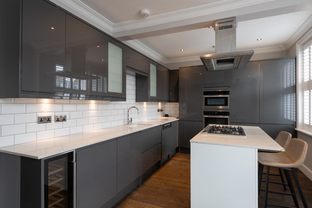 Property photo 2 of 22 Picture No. 26