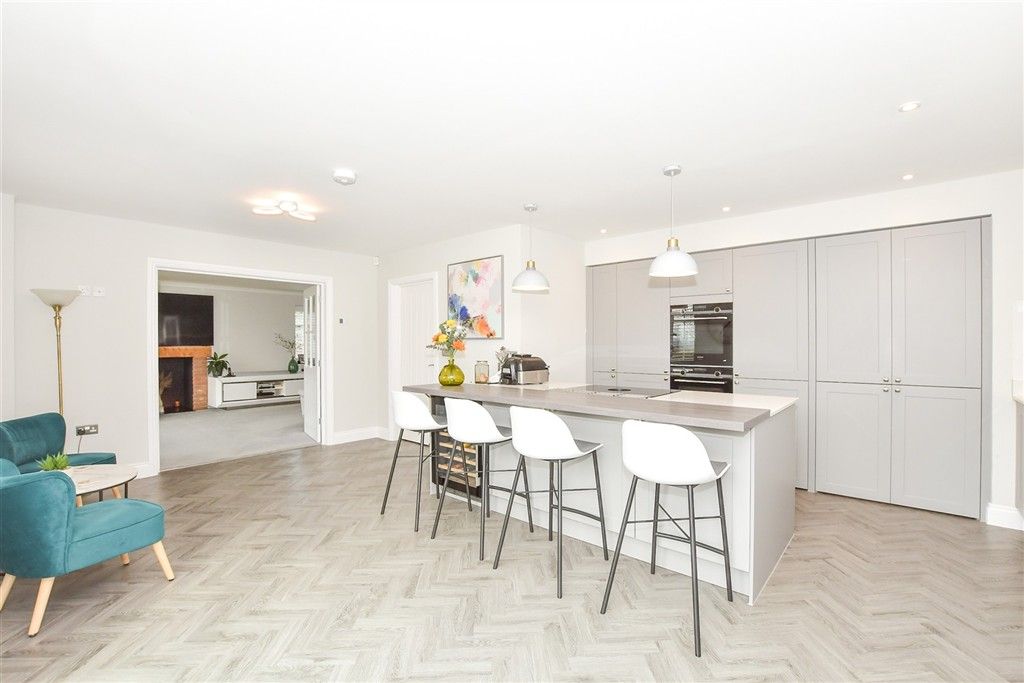Property photo 1 of 18 Kitchen/Breakfast Room