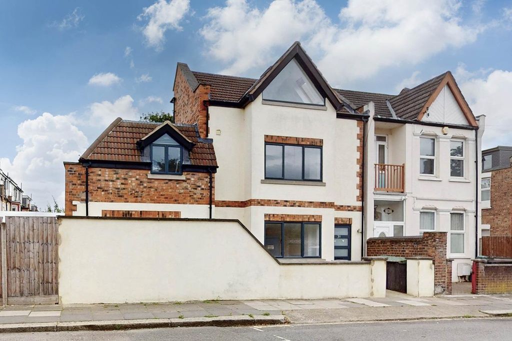 Property photo 1 of 17 W02.Jpg