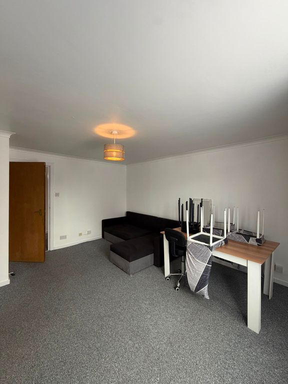 Property photo 3 of 32