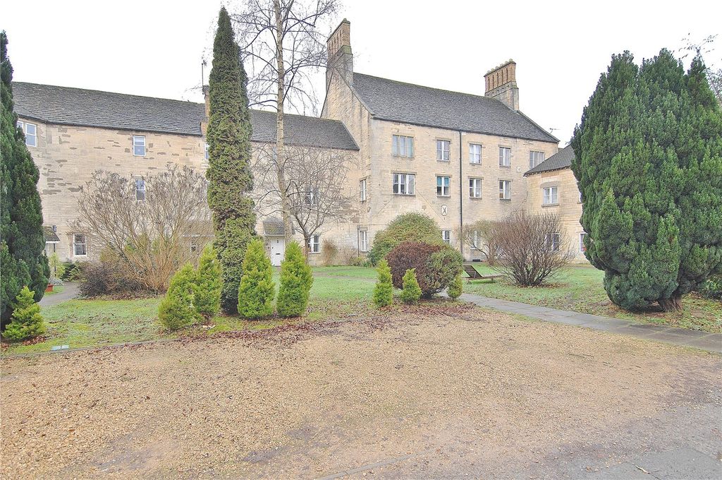 Property photo 2 of 9 Picture No. 11