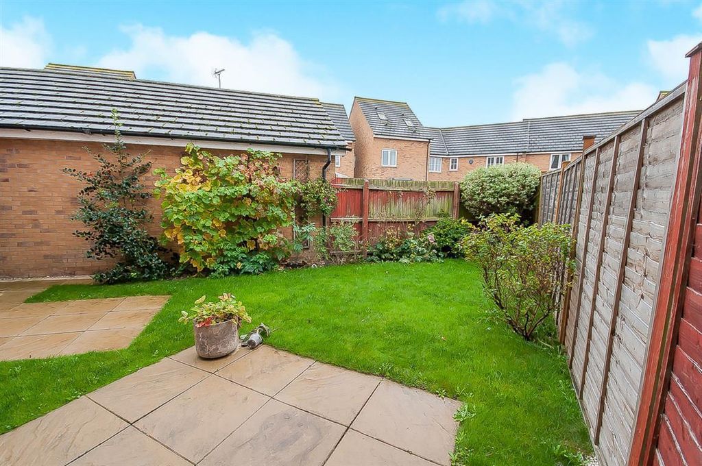 Property photo 2 of 9 Garden