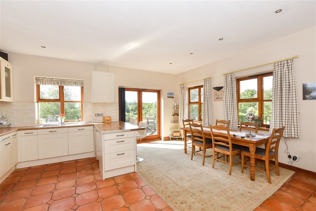 Property photo 1 of 16 Kitchen/Dining Room