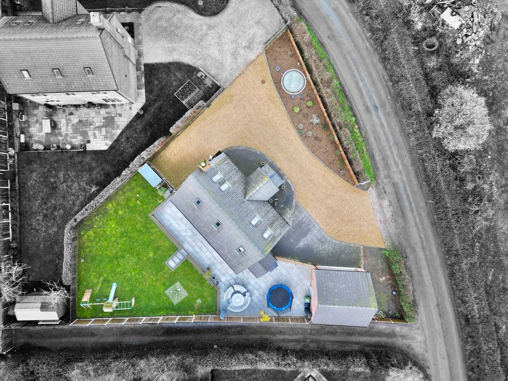 Property photo 3 of 38