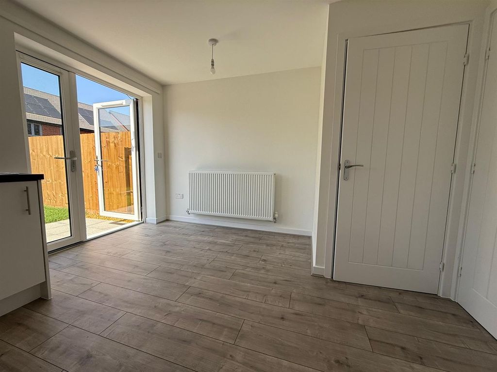 Property photo 3 of 11 7F3A641F-Dad7-40F1-9Eb7-8B5d850Eb7Fe.Jpg