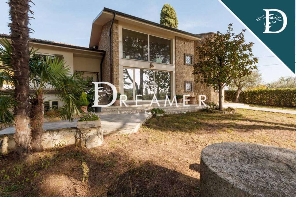 Property photo 1 of 21