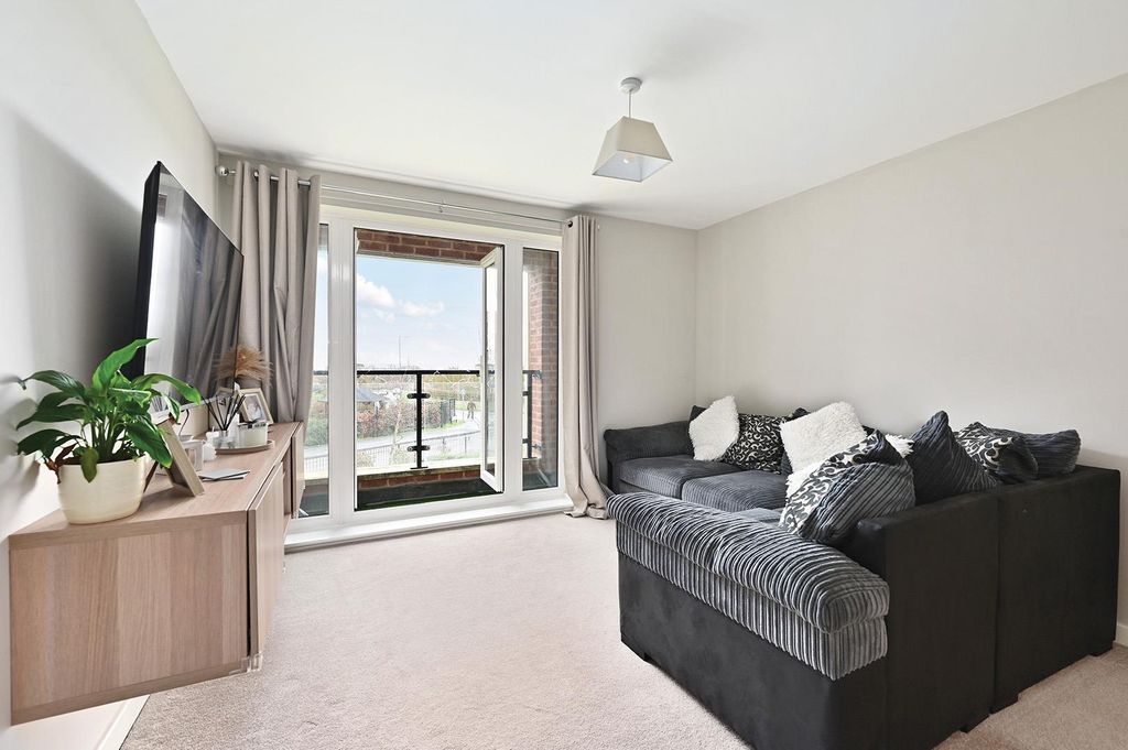 Property photo 2 of 12 The Coach Road