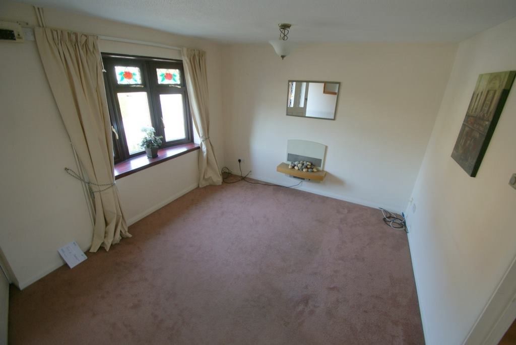 Property photo 3 of 8 Photo 6