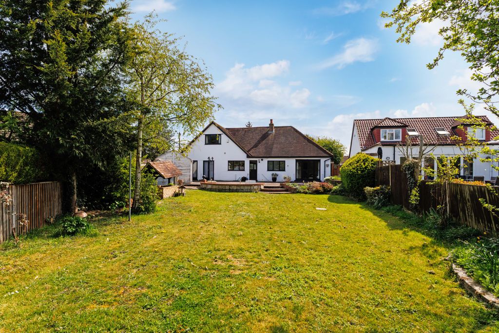 Property photo 2 of 11