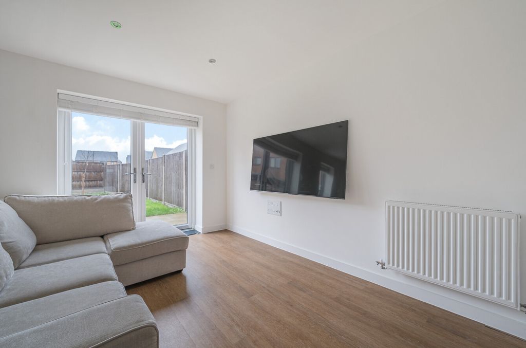 Property photo 2 of 12 1386447-8-69315c9...