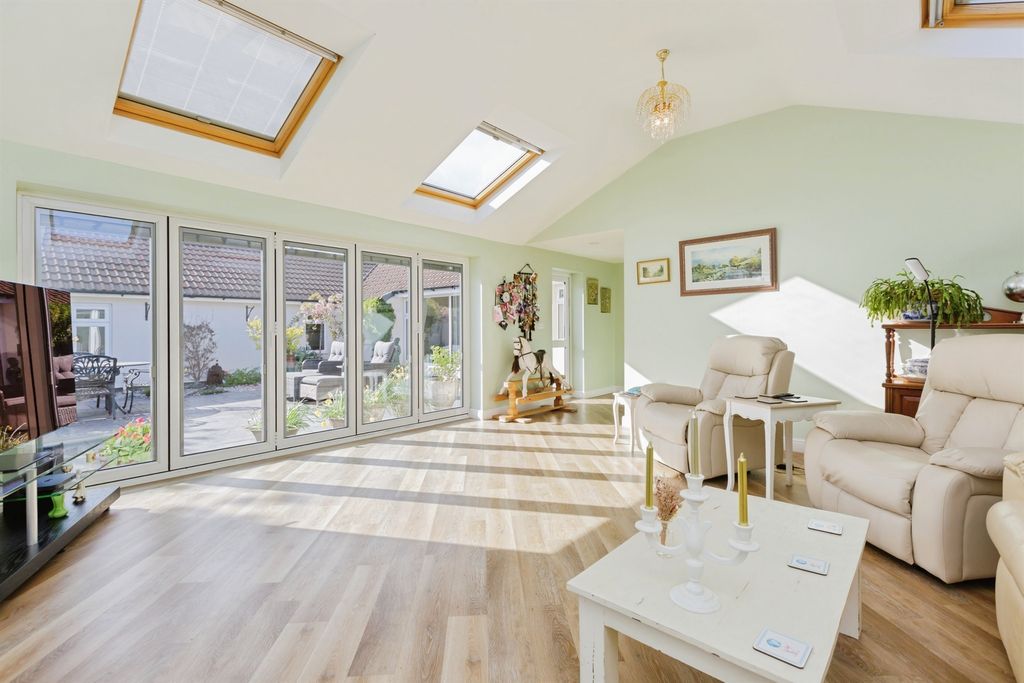 Property photo 2 of 26