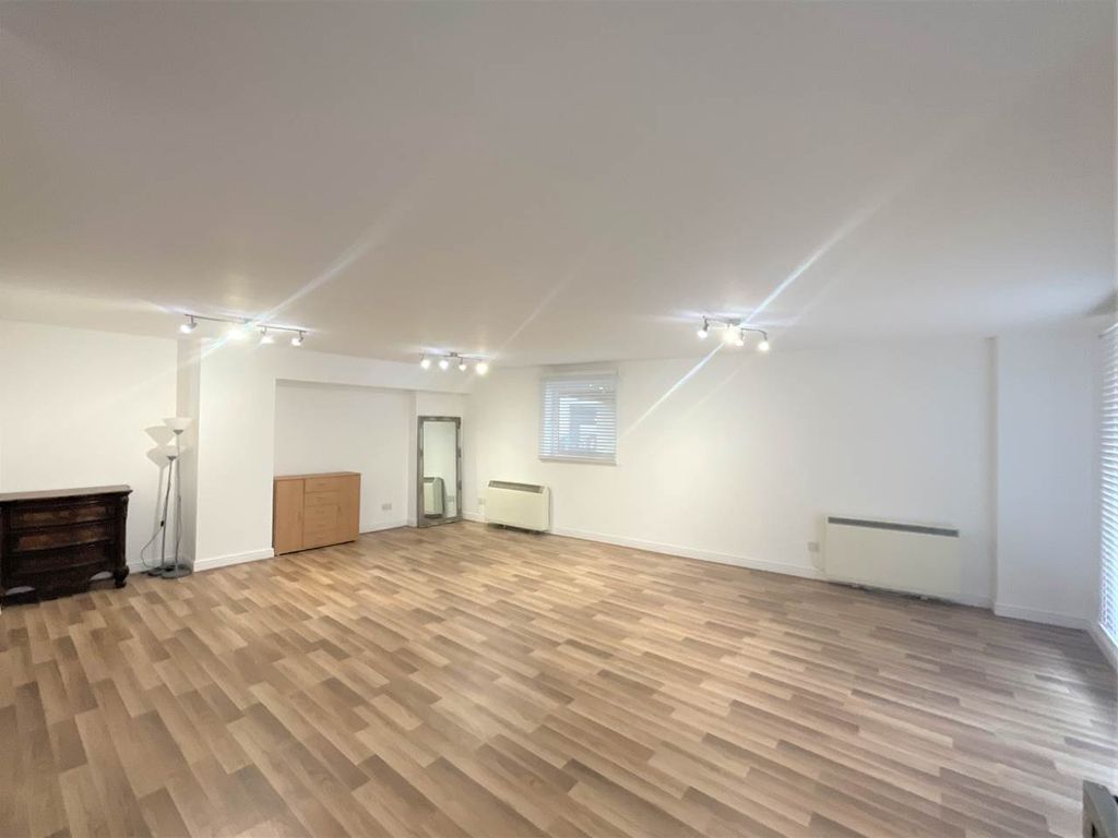 Property photo 2 of 10 Img_1830