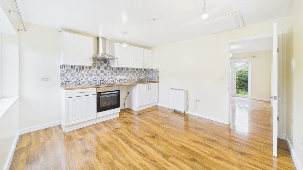 Property photo 3 of 7 1417074