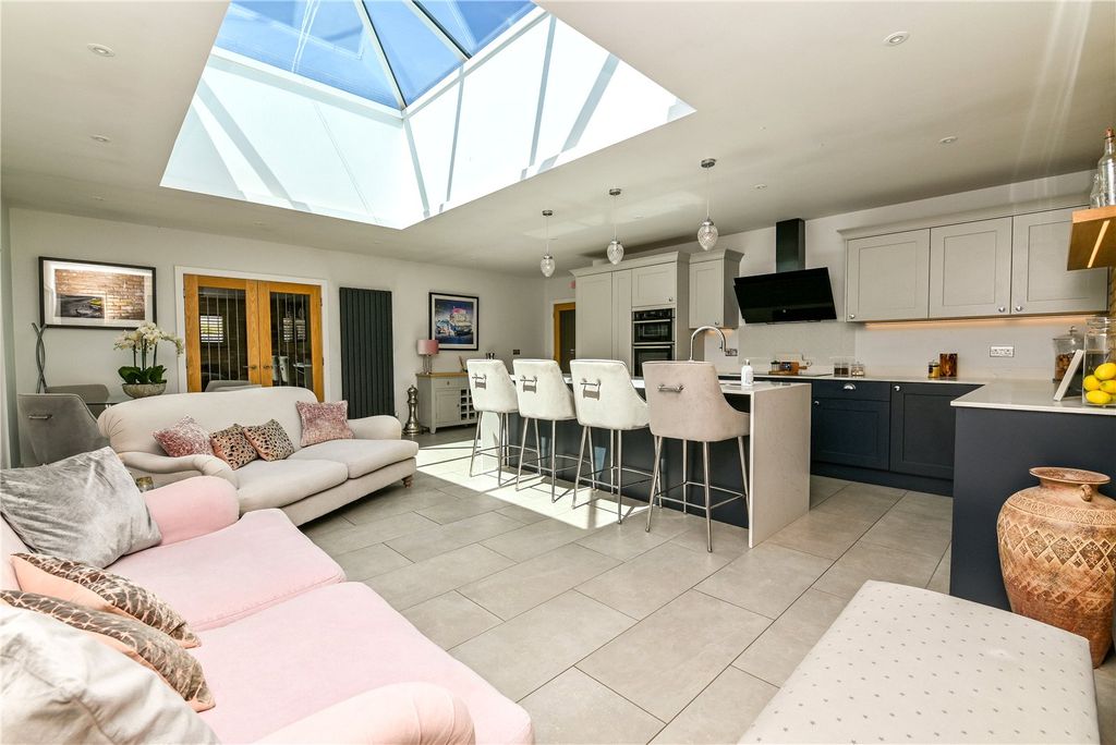 Property photo 2 of 22 Picture No. 04