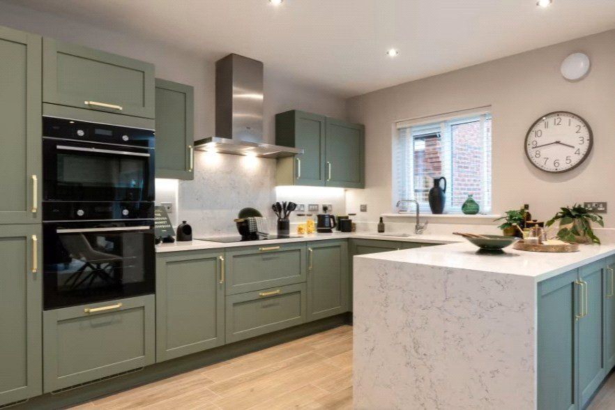 Property photo 3 of 12 Kitchen
