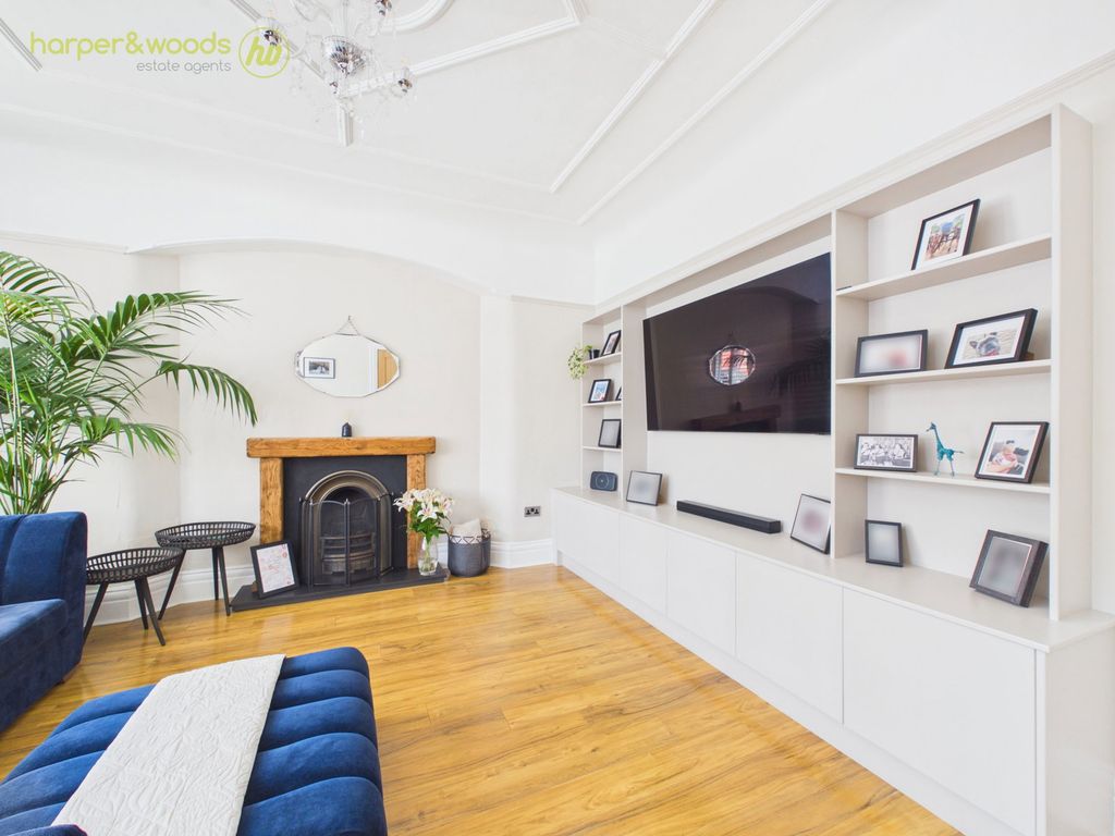 Property photo 2 of 39