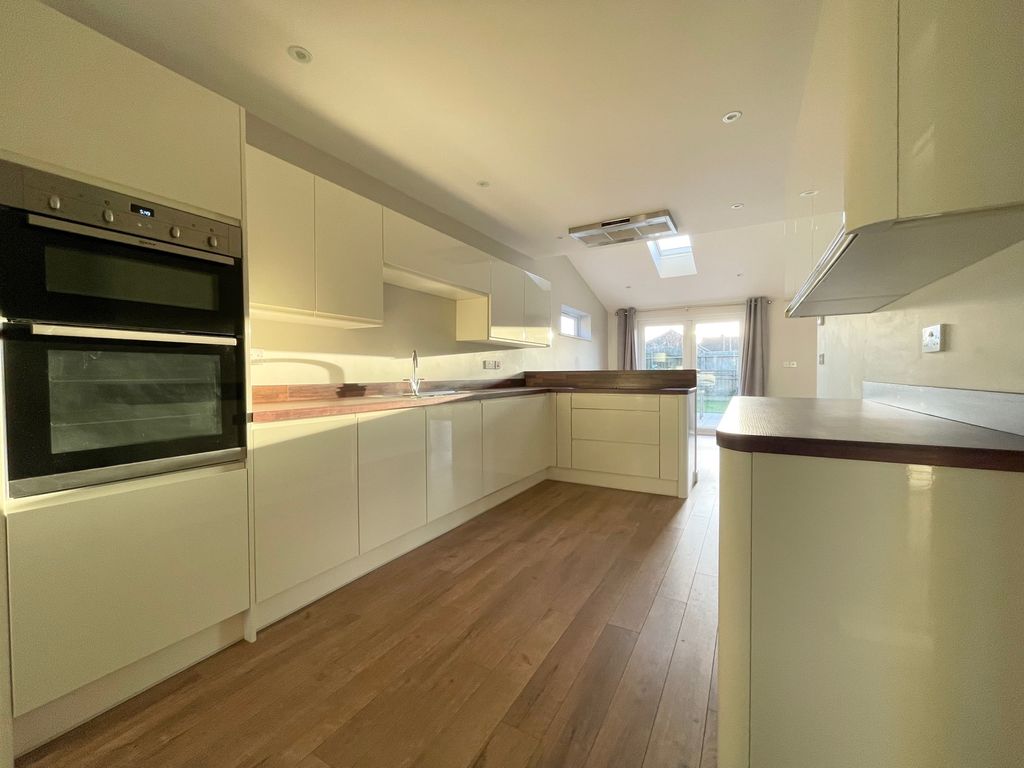 Property photo 3 of 14 Image