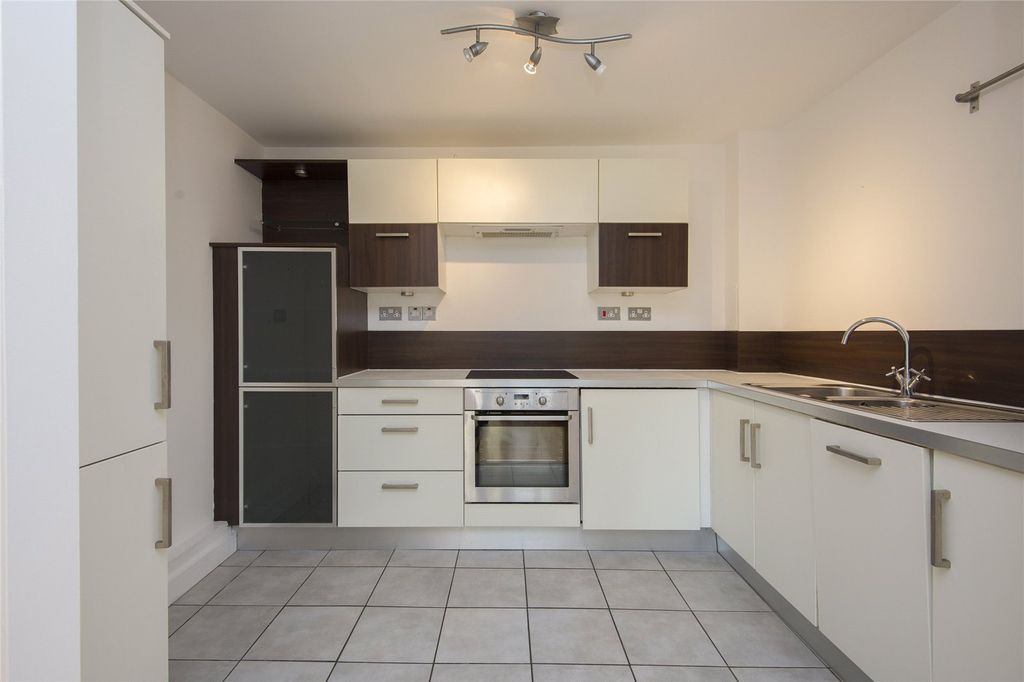 Property photo 2 of 12 Kitchen