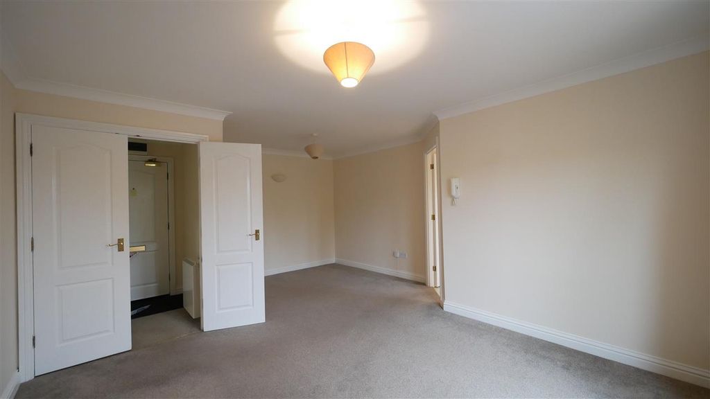 Property photo 3 of 6