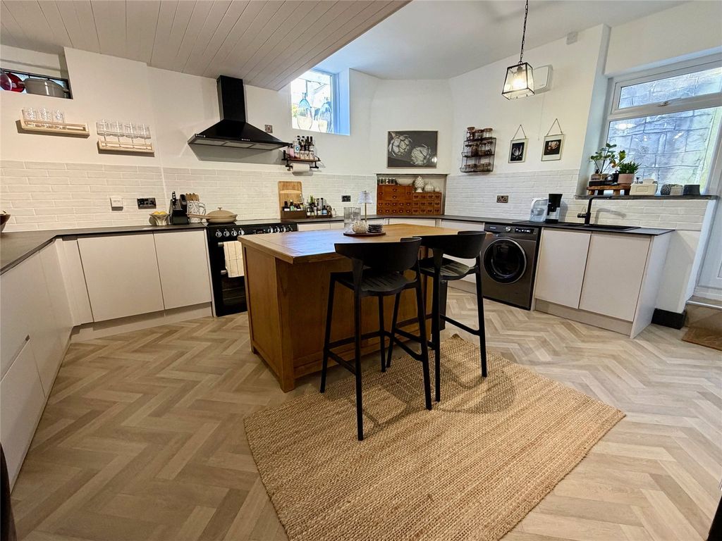 Property photo 2 of 28 Picture No. 28