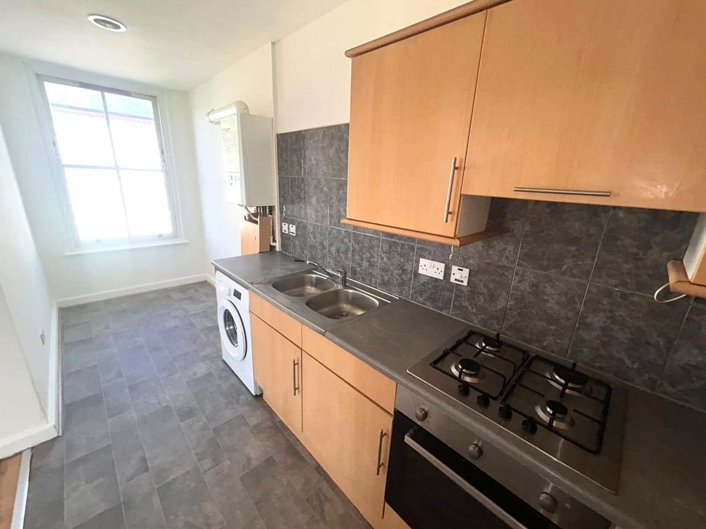 Property photo 3 of 14 Picture No. 06