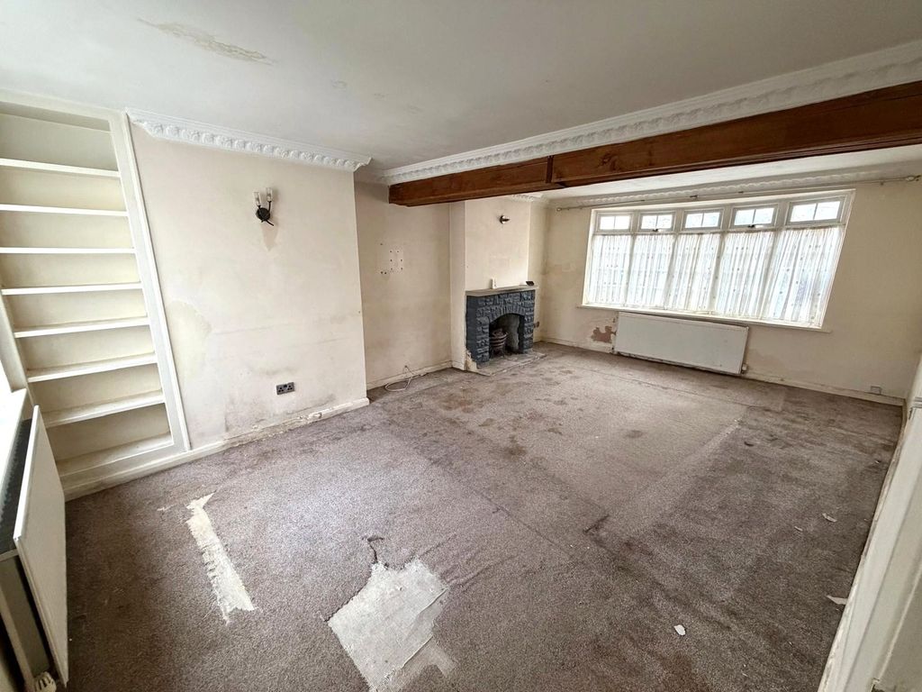 Property photo 2 of 26 Picture No. 23