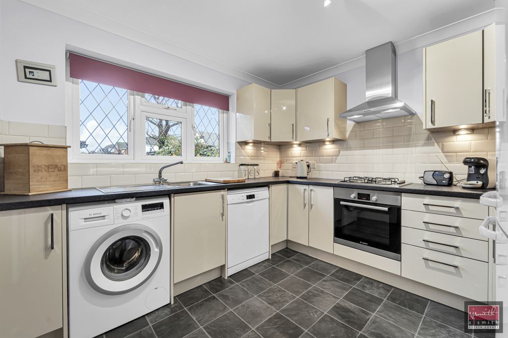 Property photo 2 of 16 Dsc05470