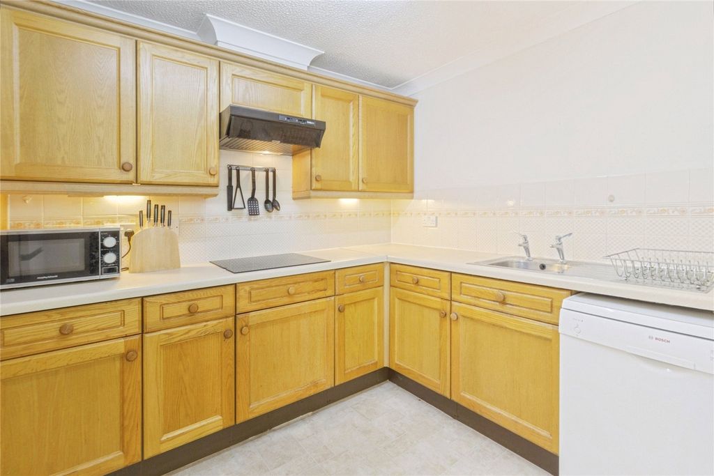 Property photo 3 of 14 Kitchen