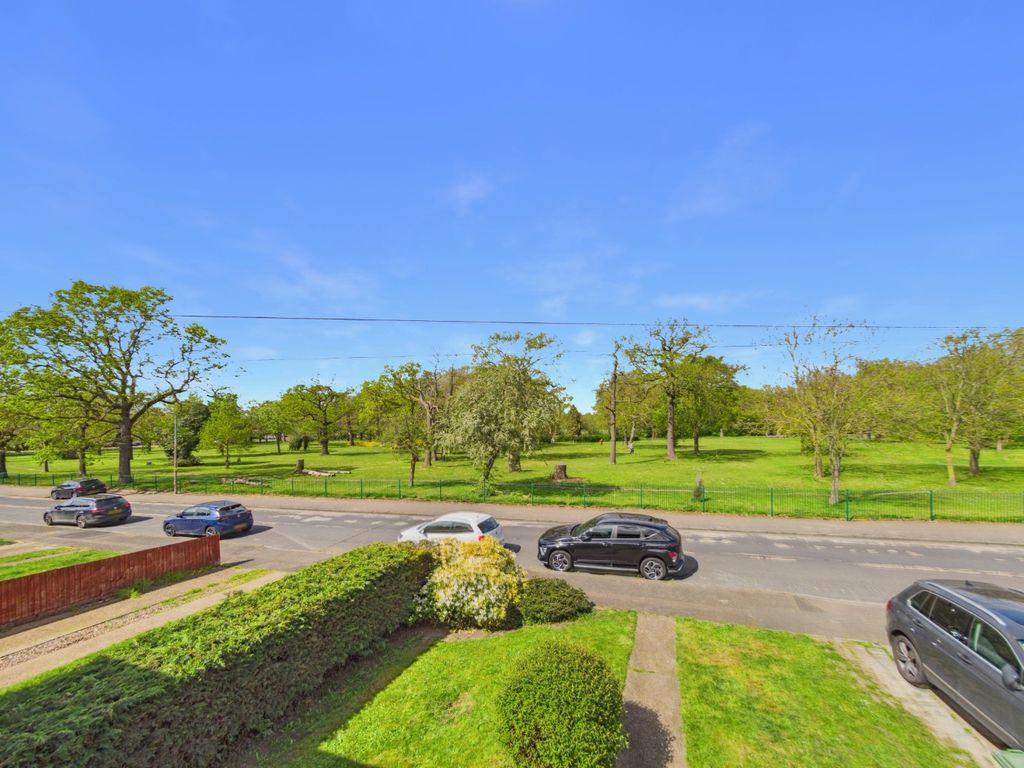 Property photo 3 of 17 4968773