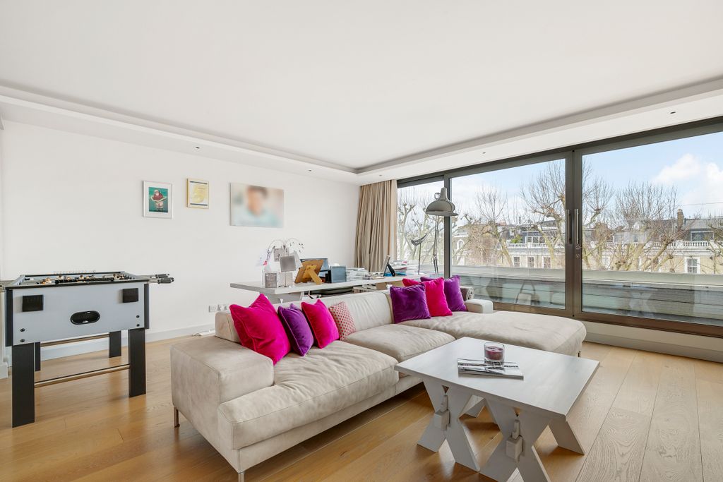 Property photo 1 of 10 Lexhamgardens58,Flat4-6