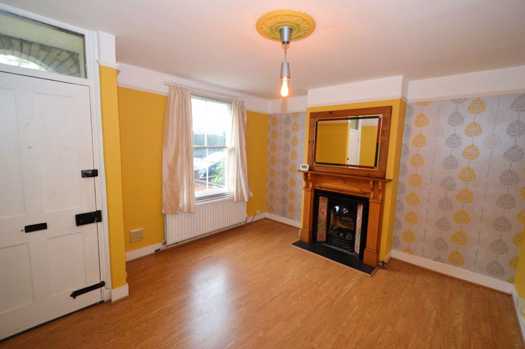 Property photo 2 of 17 Lounge