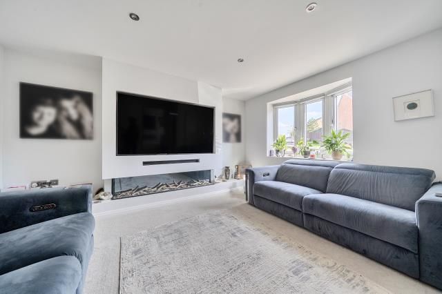 Property photo 3 of 18 Reception Room