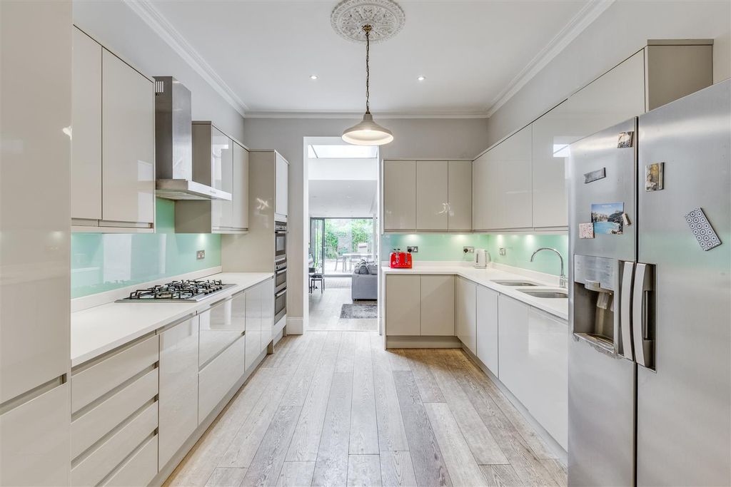 Property photo 3 of 18 Shirlock Road 24-23.Jpg