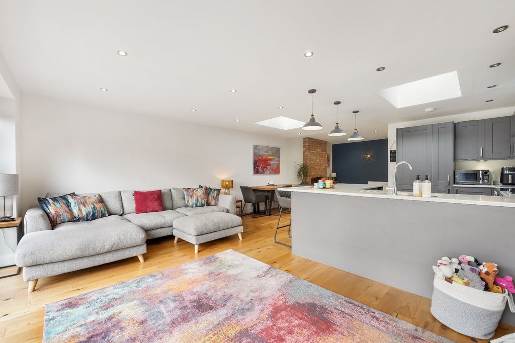 Property photo 3 of 22 Picture No. 07