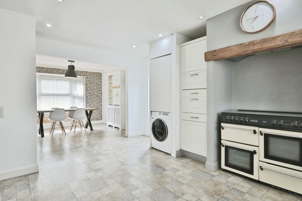 Property photo 1 of 21 4192331