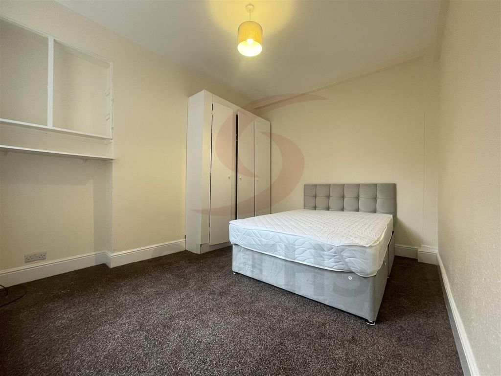 Property photo 3 of 4 Bedroom