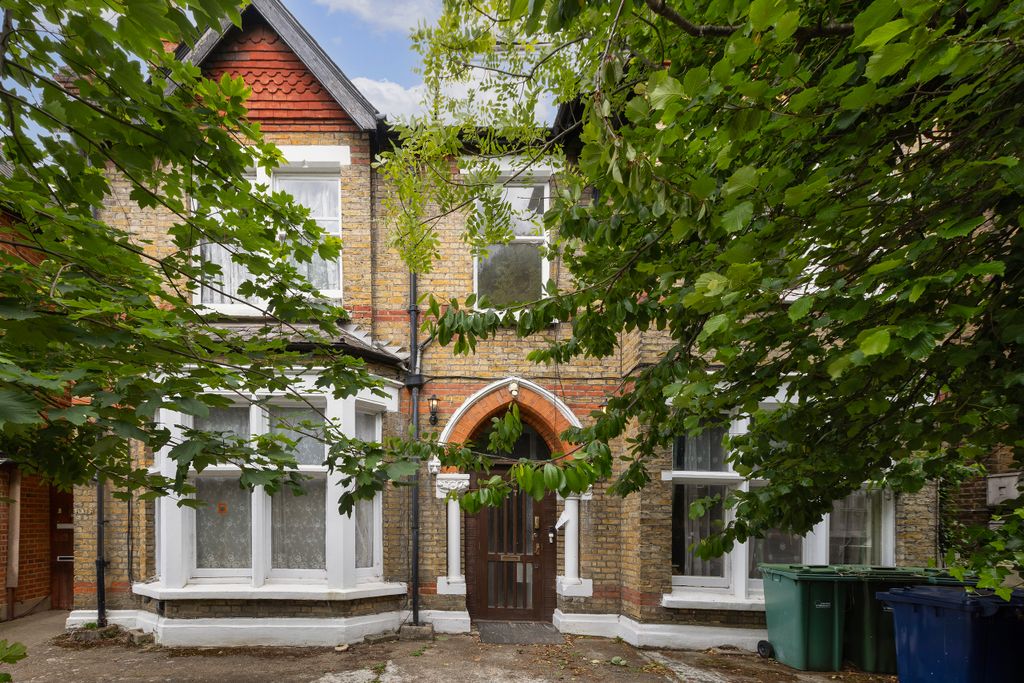Property photo 1 of 13 External